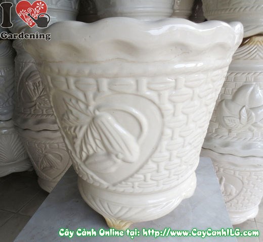 Chậu ba chân men trắng tròn quả khế - họa tiết và lớp men trắng tinh tế