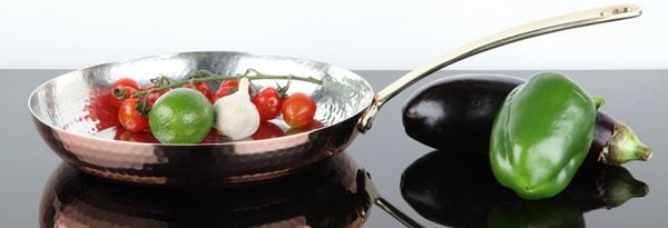 Chảo inox dùng trong nhà bếp