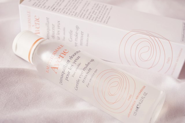 gel tay trang vung mi mat nhay cam avene gentle eye make up remover 125ml