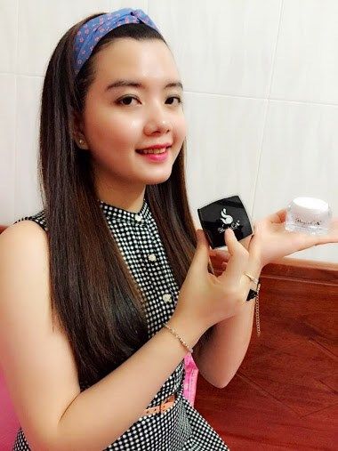 kem-lam-trang-da-mat-huyen-co-firming-white-face-cream