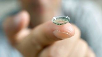 Những sự thật khi đeo kính áp tròng mà bạn không biết