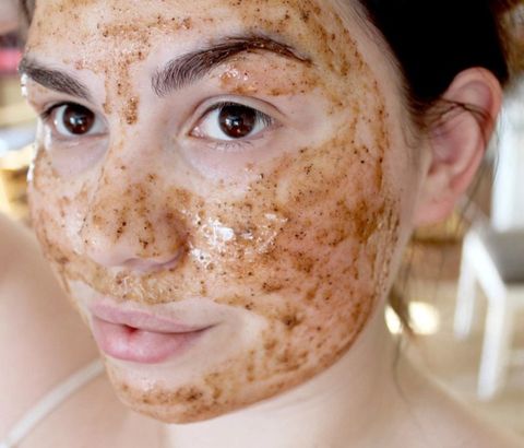 Bí quyết trị mụn bằng bột Nhục Đậu Khấu