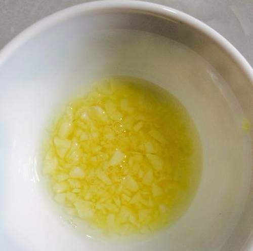 Da ngâm đen hóa trắng mịn sau 1 tuần chỉ với vài nhánh tỏi - Ảnh 4