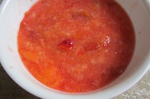Trị mụn bằng quả mận bắc