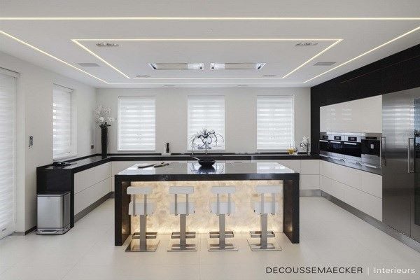 Tham khảo mẫu thiết kế nội thất căn hộ trắng đen của Guido Decoussemaecker