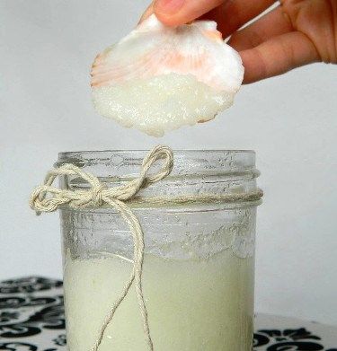 Cách làm trắng da toàn thân bằng muối biển