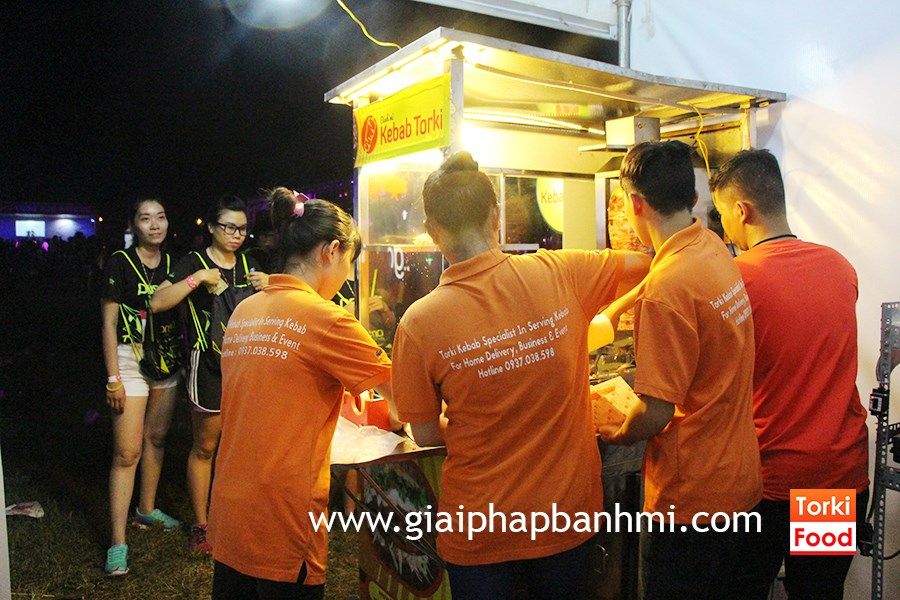 Prisma - The night run 2015: Đường chạy đêm với màn lễ hội âm thanh, ánh sáng chất lừ