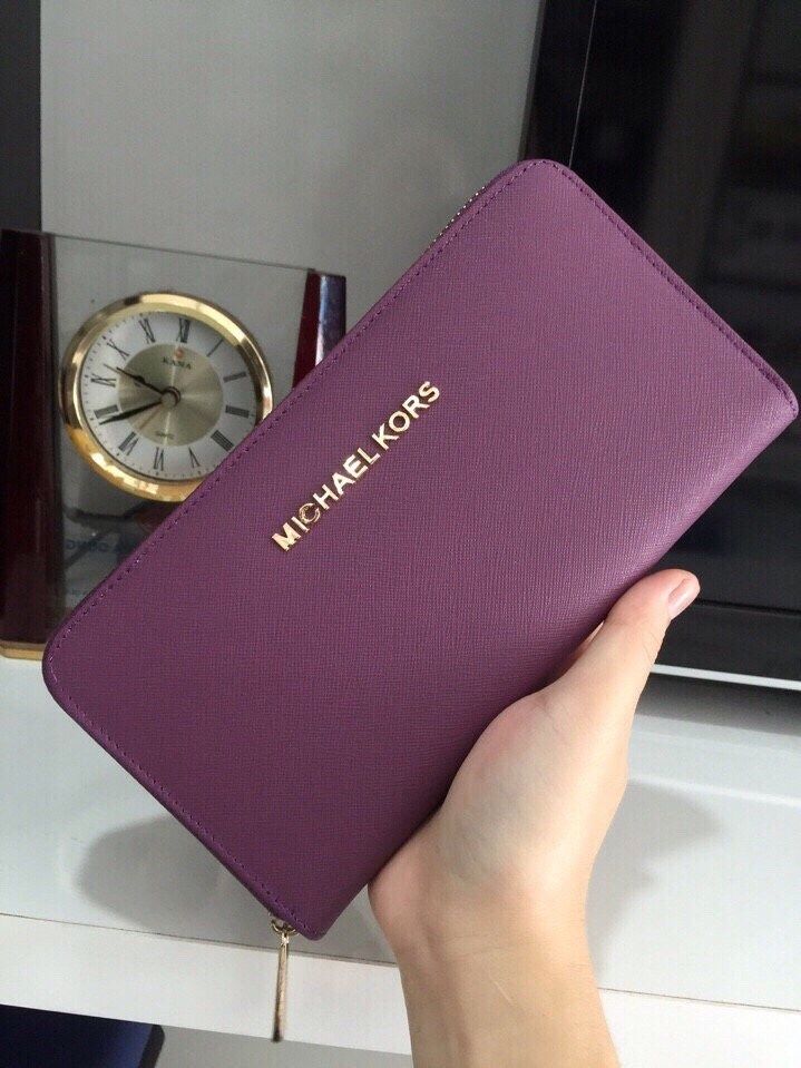 Ví cầm tay Michael kors hàng chuẩn fake 1 -Giá : 300.000 -Đẹp 102