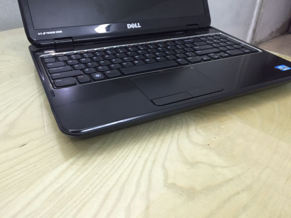 Dell N5110 core i5-2430M, Ram 4GB, Ổ 500GB, Cạc rời, Màn 15.6 LED HD