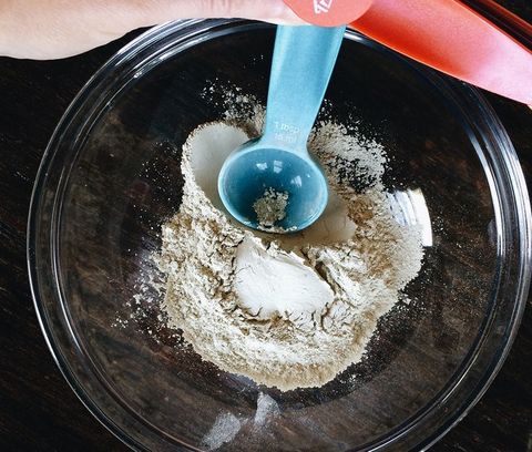 Cách chữa nám da mặt hiệu quả bằng đất sét