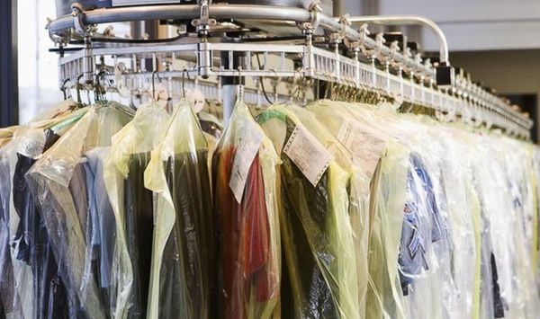 Nguyên liệu giặt là Perc làm sạch cao, an toàn với hầu hết mọi loại vải