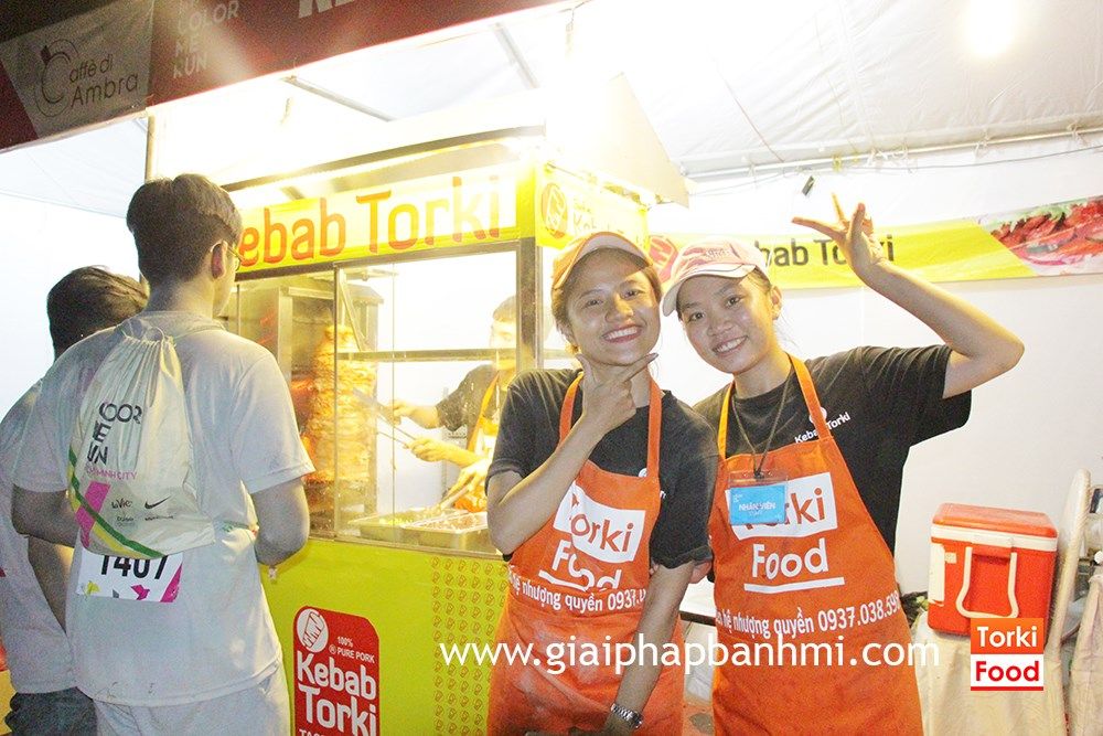 Quá sôi động với hàng nghìn bạn trẻ tại La Vie Color Me Run 2016