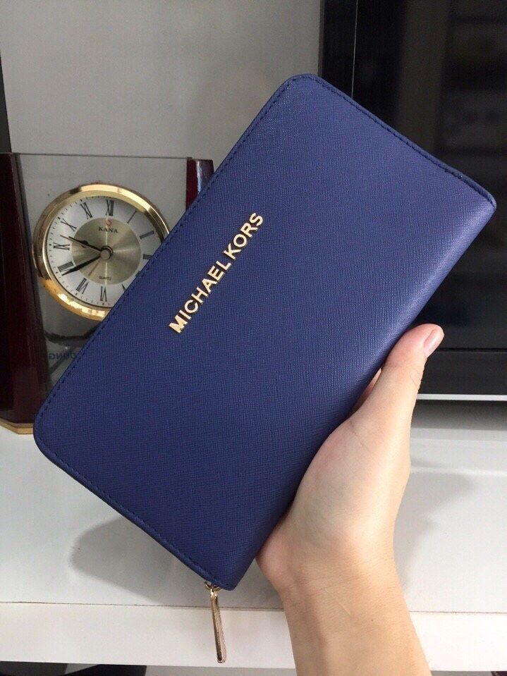 Ví cầm tay Michael kors hàng chuẩn fake 1 -Giá : 300.000 -Đẹp 102