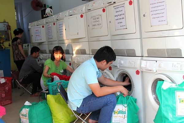 Dịch vụ giặt là, sửa chữa quần áo