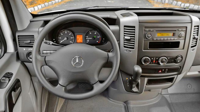 nội thất Xe Mercedes Sprinter 16 chỗ