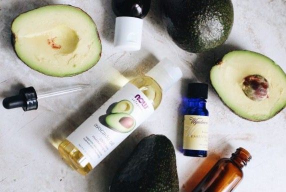cách phục hồi tóc hư tổn bằng dầu bơ