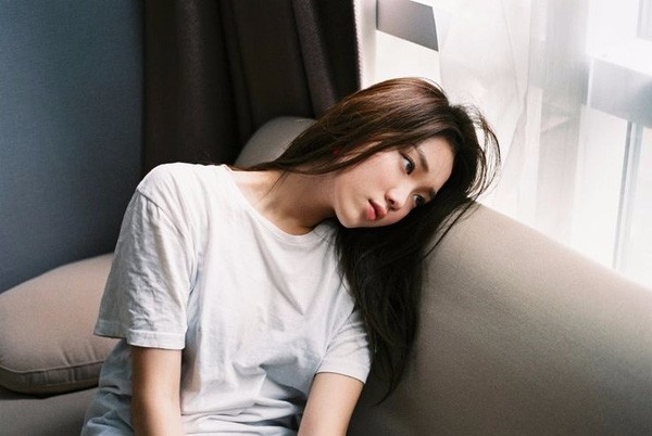 Bạn sẽ già đi nhanh chóng nếu giữ 5 thói quen này - Ảnh 1