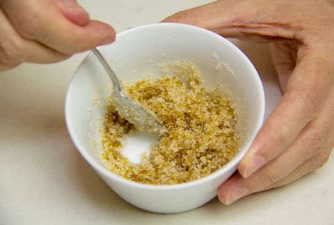 Tẩy tế bào chết bằng Đường Cát