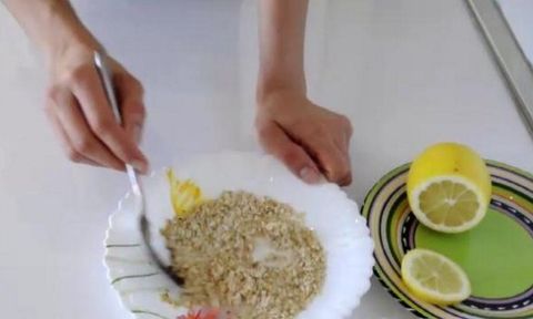 Cách trị mụn lâu năm bằng Yến Mạch và Chanh
