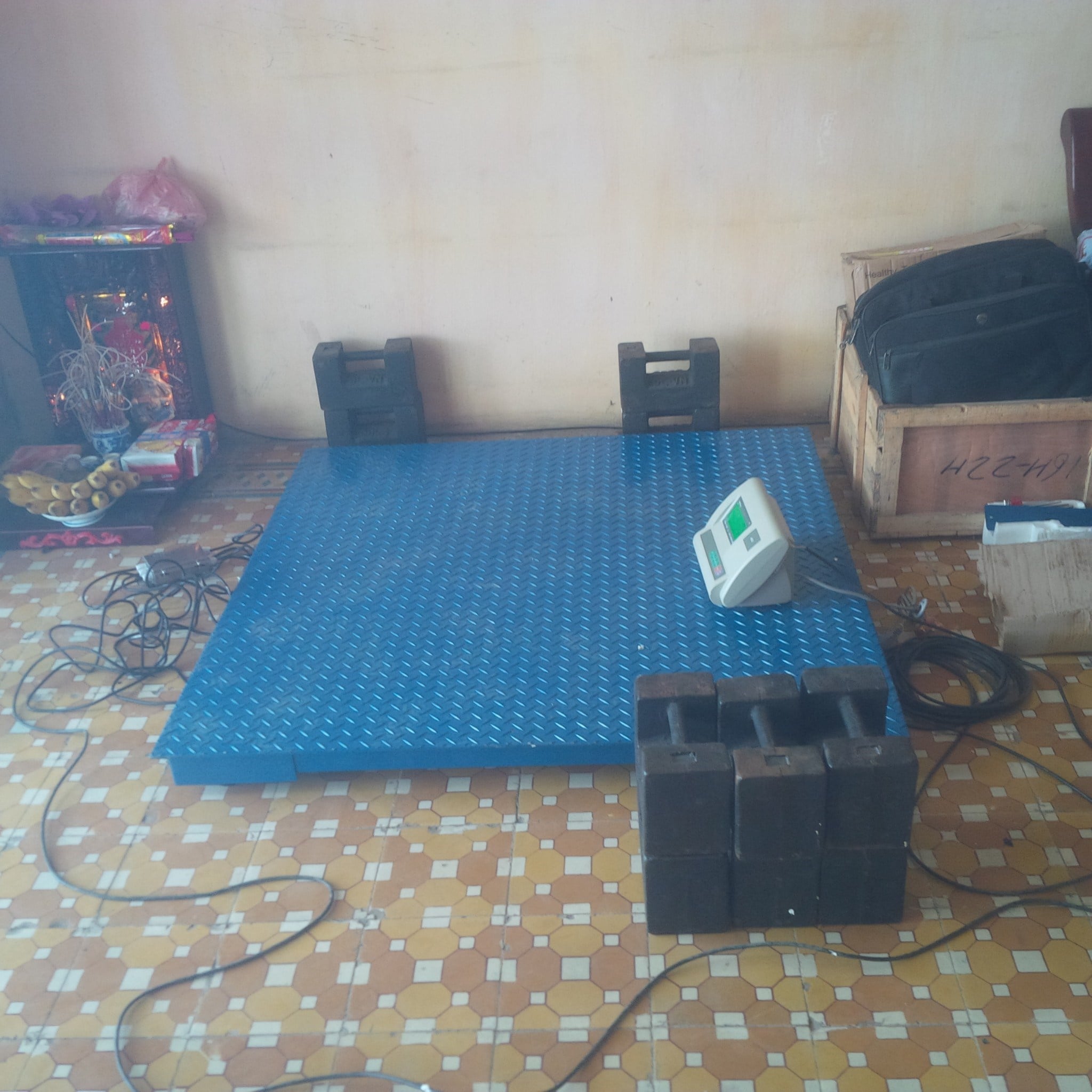 Cân sàn 1 tấn: Kết cấu và thiết bị