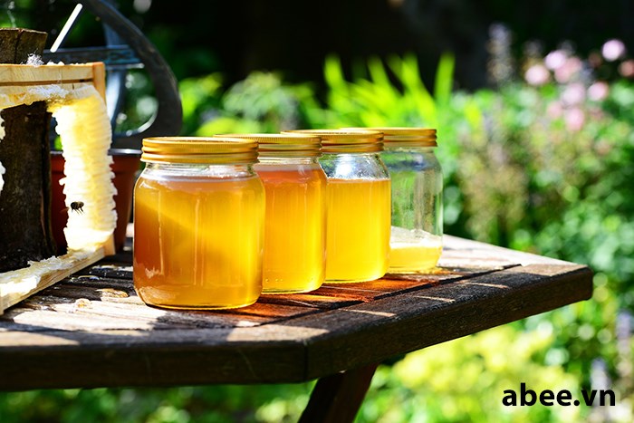 mat-ong-nuoi-nguyen-chat-abee