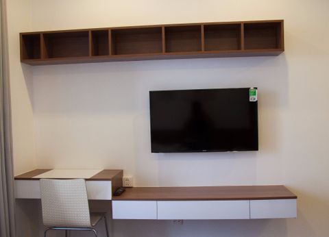 thi công nội thất căn hộ chung cư tủ tivi kết hợp bàn làm việc