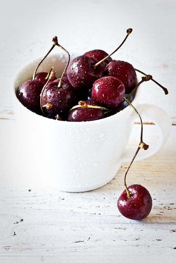 Với bệnh gout, quả cherry có tốt không