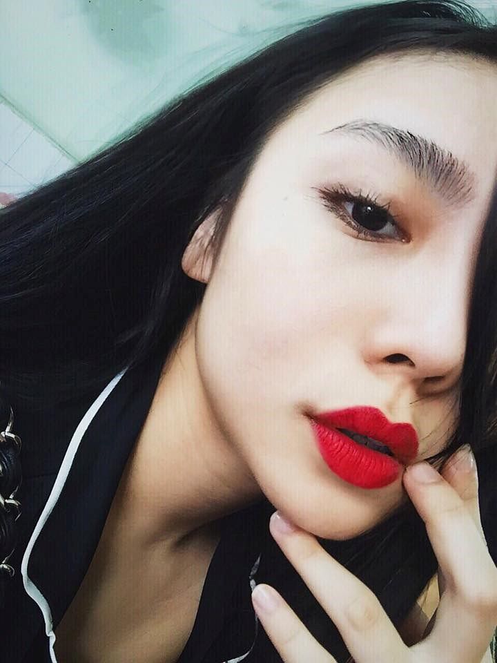 Son Lì Christian Louboutin Màu 001M Rouge Louboutin