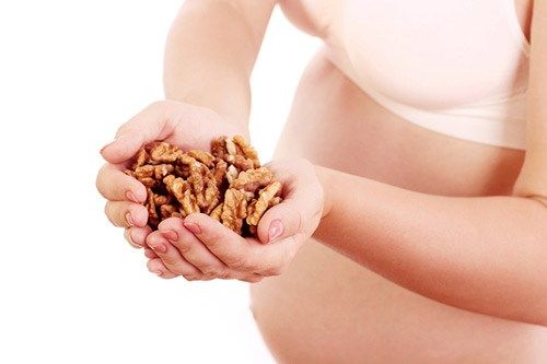 Quả óc chó với bà bầu