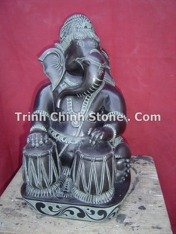 Tượng đá thần Ganesha chơi trống