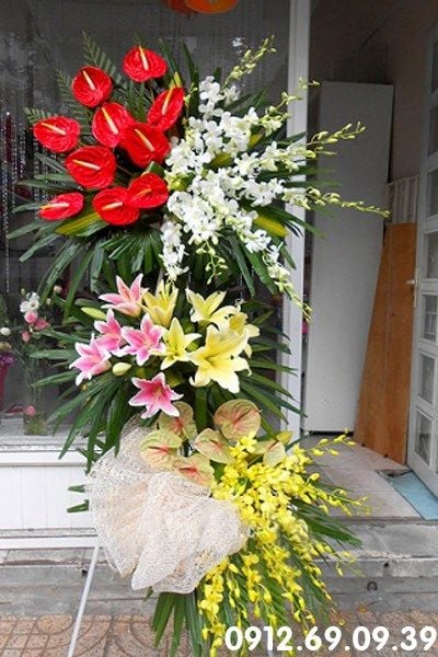 ke-hoa-tuoi-chuc-mung-khai-truong